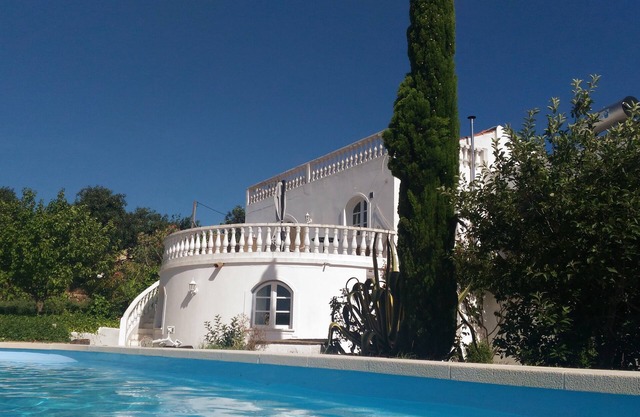 Jolie maison ancienne tout confort au centre de l'Algarve avec piscine.