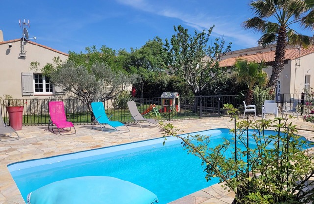 Jolie villa pour 7 personnes avec piscine, cuisine d'été à 10 min de la mer !