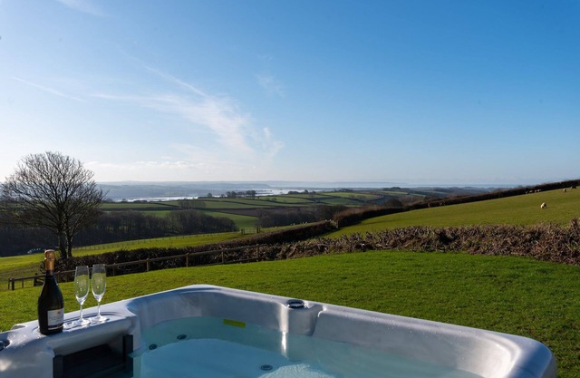 Jolie grange de 2 chambres avec bain à remous à proximité des plages du North Devon
