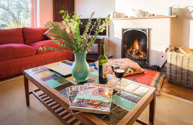 Pretty 3 Bedroom Welsh Cottage with Large Gardens