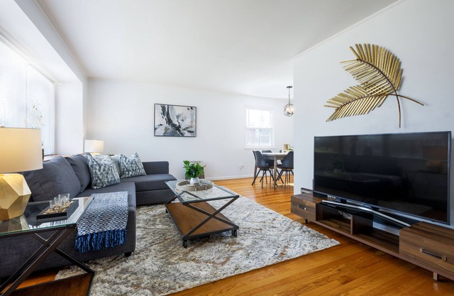 Cute 3Bed 1Bath Home dans un bon quartier à côté des parcs et du centre-ville!
