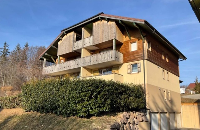 JOLI APPARTEMENT en MONTAGNE avec Places de PARKING