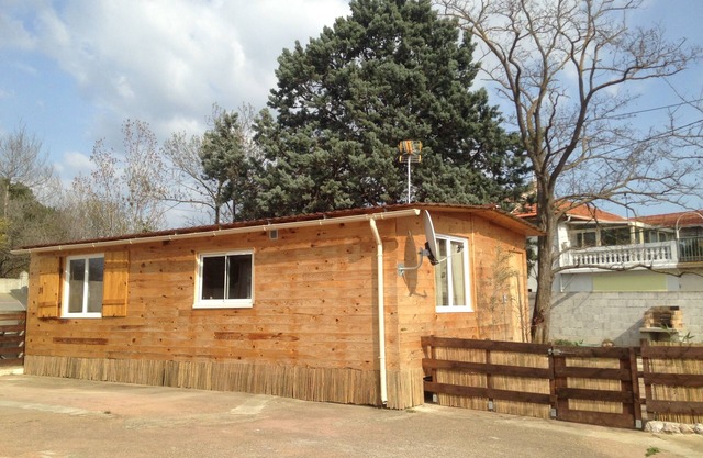 Jolie Chalet de 65m2 avec jardin, BBQ, parking et WiFi