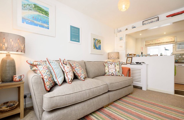 Joli chalet au coeur de Looe avec parking et wifi.