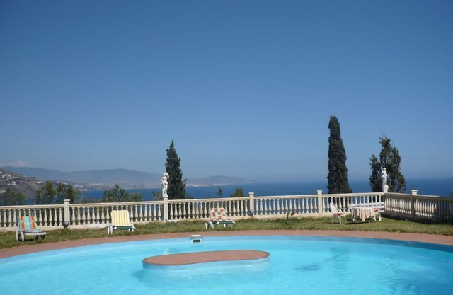 jolie maison avec magnifique vue sur la mer wifi disponible dans toute la propriété