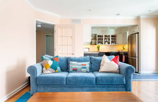 CUTE & SAFE 2BDR avec terrasse, cuisine, parking TARIFS COVID-19! MARCHE VANDERBILT