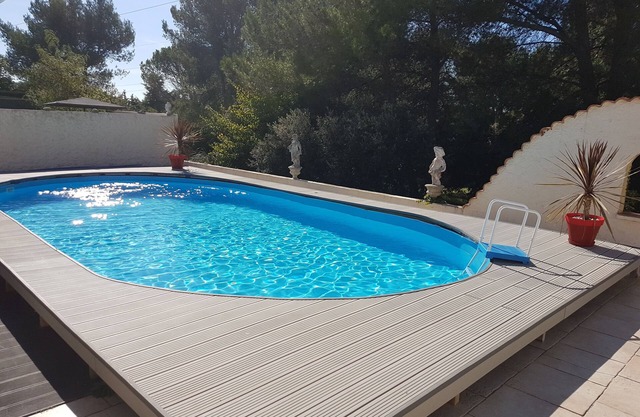 jolie villa avec piscine dans un petit lotissement tres calme.