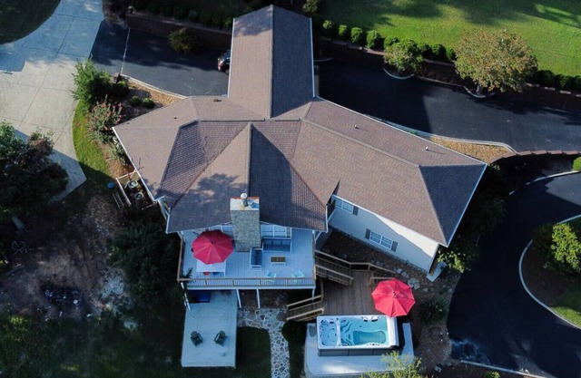 Primary and Guest Home Sleeps 26 Comfortably