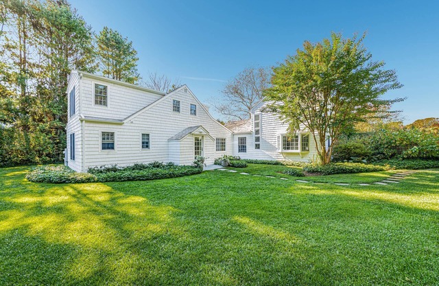 PRIME BEACH HOUSE. 1 Block From One of The Best Beaches in America! Main Beach!