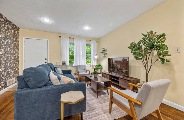 Prime Buckhead location w/ Parking