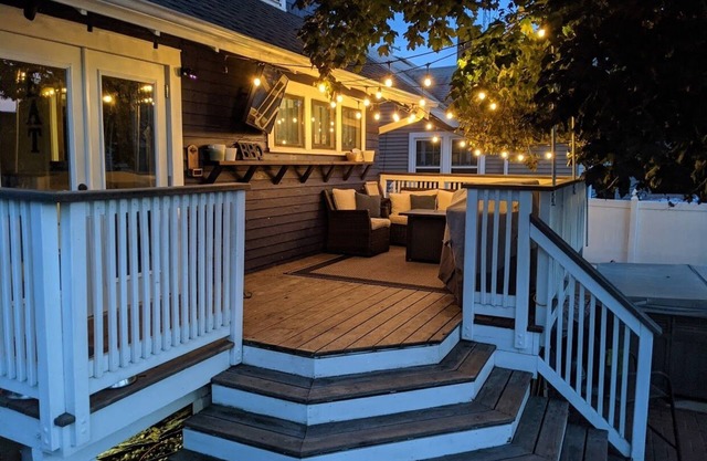Prime EAA location with hot tub
