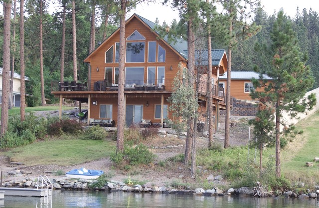 Prime Lakefront Home avec de belles vues, foyer Fire Dock. Séjour minimum de 3 à 5 nuits