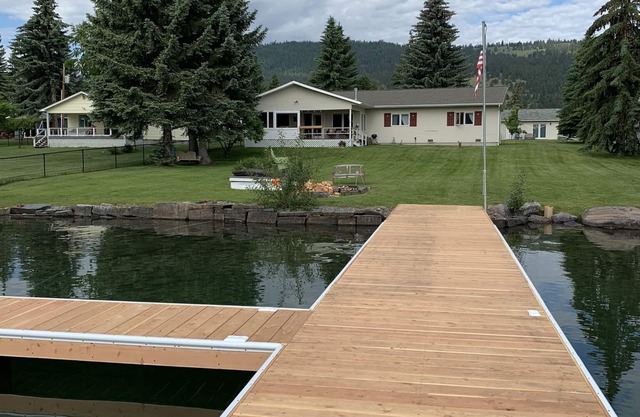 Spécial d'hiver pour la maison Prime Lakefront avec maison d'hôtes, quai, foyer, grande cour