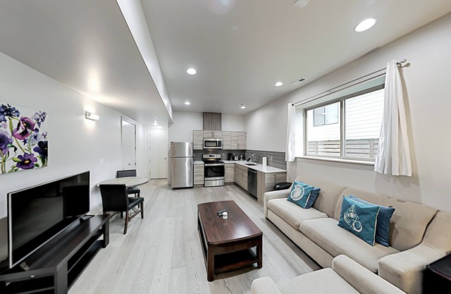 Prime locale near wine country & beaches - dog-friendly with central AC