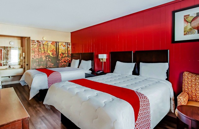 Prime Location! 3 Budget-Friendly Accommodations, Free Parking!