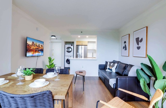 Apt w/ Prime Access & Top Amenities