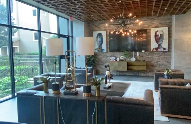 Prime Location Downtown Houston Loft - 2Bed/ 2Bath