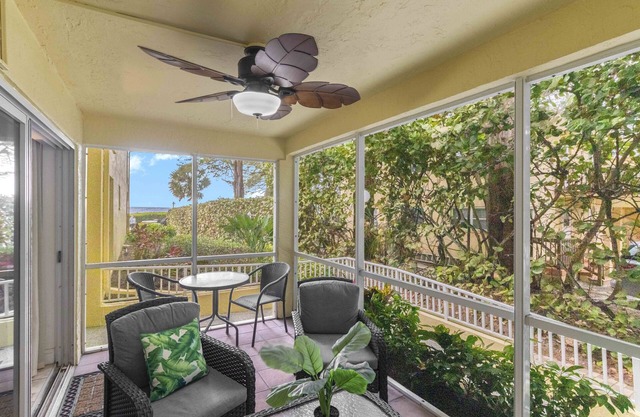 Beach Castle # 9: 2 BR / 2 BA Resort sur Longboat Key par RVA, 6 personnes