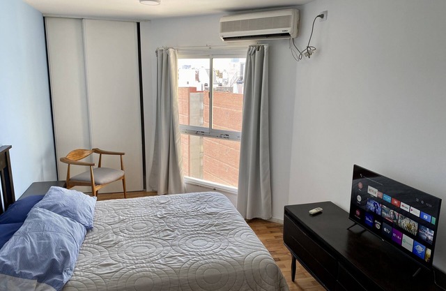 Prime Location for Nomads: Bright Oasis near Patio Olmos!