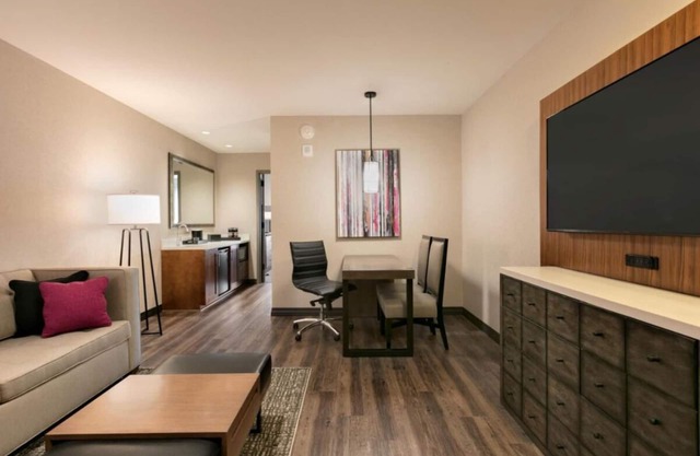 Prime Location! 4 Convenient Units, Pool, Free Parking, Free Breakfast!