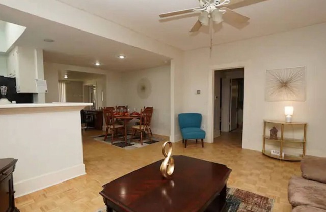 Prime LR Area! 3BD house! 2mins to Downtown!