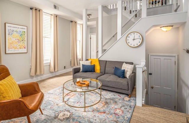 Prime Mt Adams+Lux Beds+Sleeps 6ppl+Deck Views+Smart TVs+Spacious Living Rooms