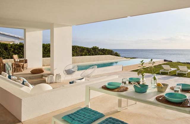 Primera Línea de Mar con Yate "Estancia de Lujo" By Menorca Luxury Broker
