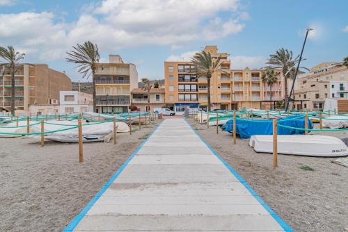 Primera linea playa, plaza garaje y piscina