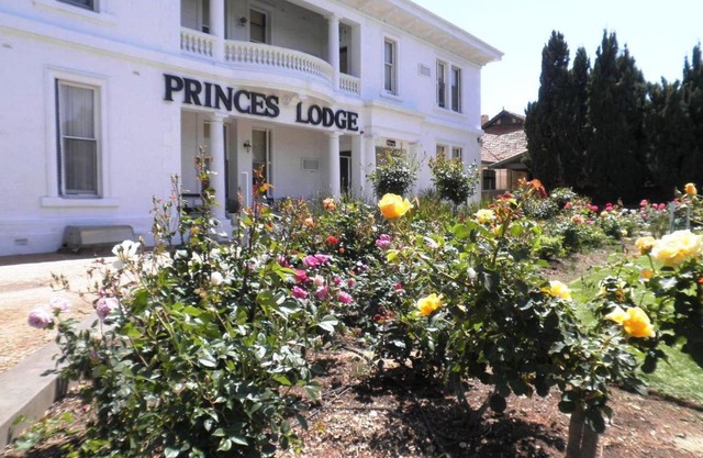 Princes Lodge Motel