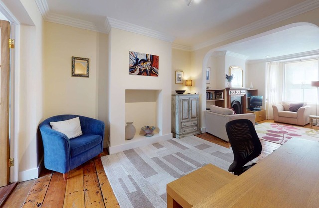 Stylish Oxford three bedroom family home