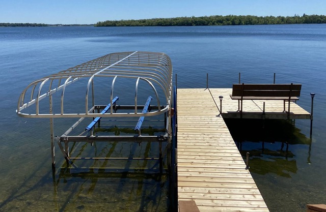 You can't get any closer to the water! 3BR, lift, A/C, WiFi, Boat/toys Available