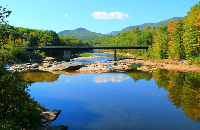Cozy Loon inn Condo # 2-Wifi, AC, Piscines intérieure / extérieure, FP, Deck-Town Center Sleeps 6
