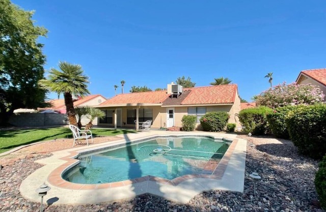 Pristine! Single-Story Home with Pool in Chandler