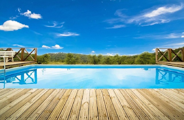 Maison de vacances privée avec piscine privée, WIFI, bain à remous, TV, près de Arezzo