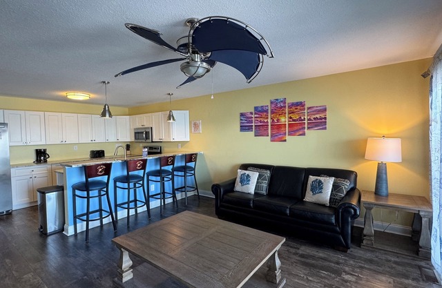 Private 1 Bedroom 1 Bath Condo sur l'eau - Capacité de jusqu'à 6 max C103