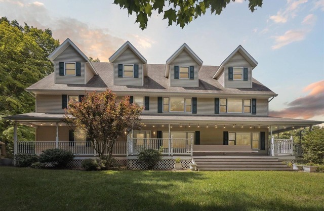 Private 12 bedroom home near Notre Dame! Graduation,Family Reunions,Team Retreat