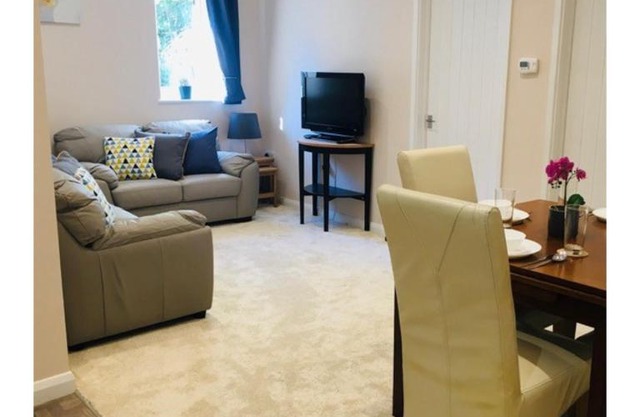 Private 1st Floor Apartment - Perfect for Port of Dover, Eurotunnel and Short Stays
