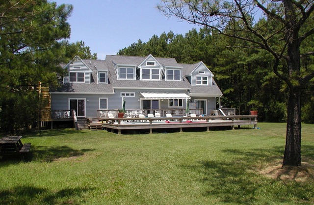 Fishing Cove Private Waterfront Retreat avec piscine et jetée - 22 personnes