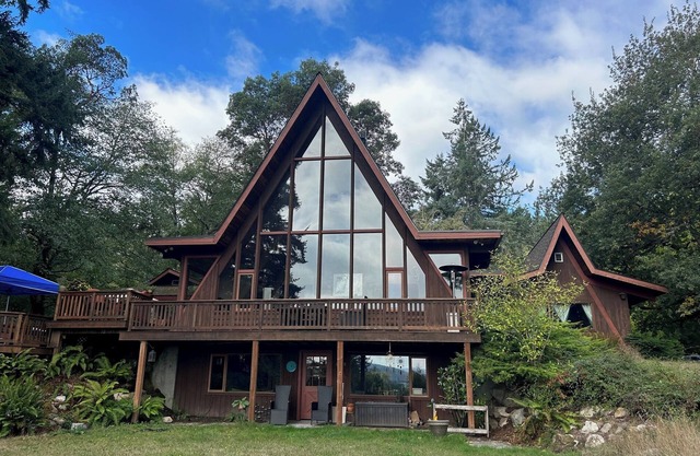 Private, 3 Acre Vashon Island Estate with Spectacular Views - Sleeps 12!