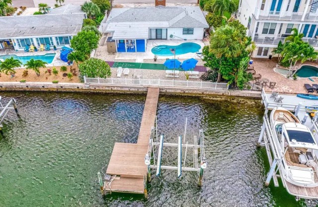 Private 3 bedroom waterfront Villa with pool