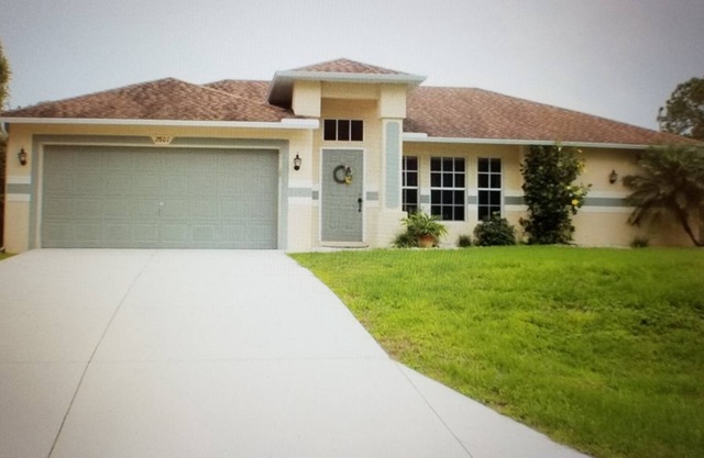 Private 3 Bedroom House with Inground Pool