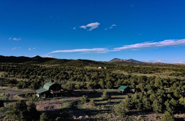 Private 43 Acres Retreat in South Fork