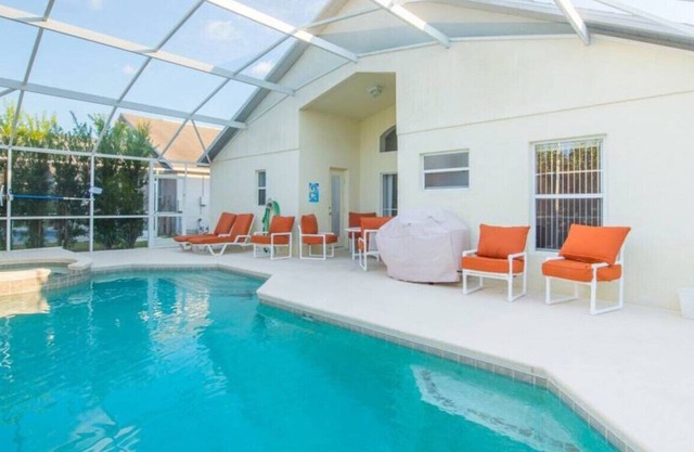 Private 5 bed family home/pool near Disney