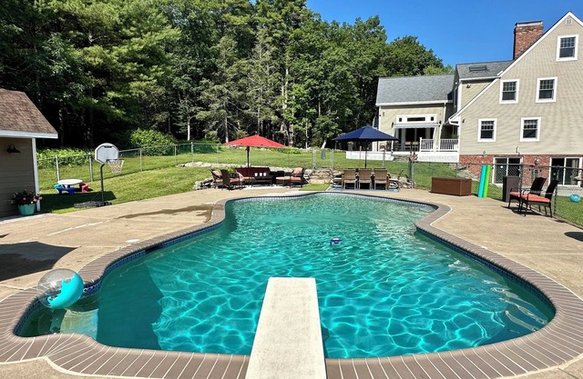 Private, 6 Bedroom 4 Bath Lake Wallenpaupack Inground Pool Home