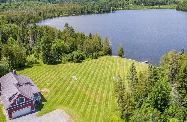 Retraite privée toute saison au bord de l'eau sur 55 acres