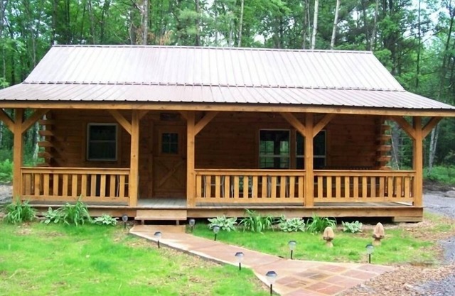 Amish Log Cabin Getaway
