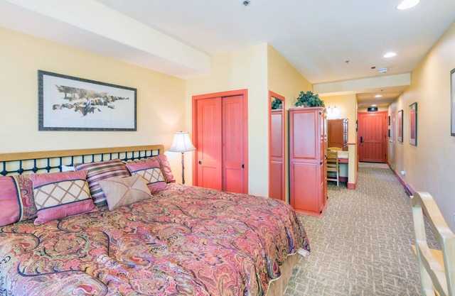 Chambre Lock-Off abordable avec lit King Size, Commodités