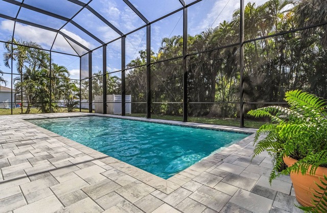 Private and Serene - New Pool - Sleeps 12! - Villa pure Air Paradise - Roelens