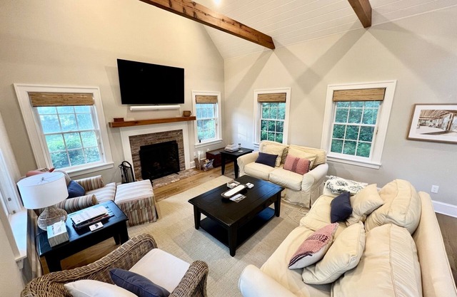 Private and spacious house with great outdoor space on Polpis bike path