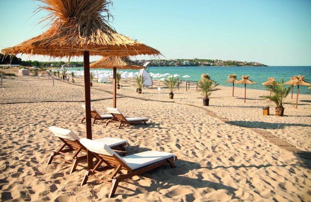 Private Apartment in Green Life Beach Resort